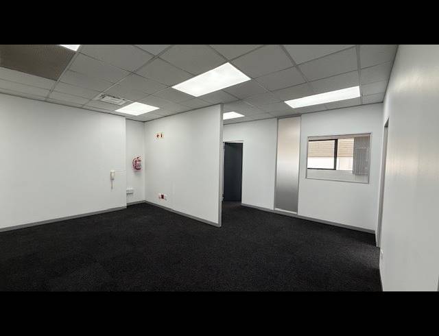 148M² OFFICE TO LET IN WESTVILLE